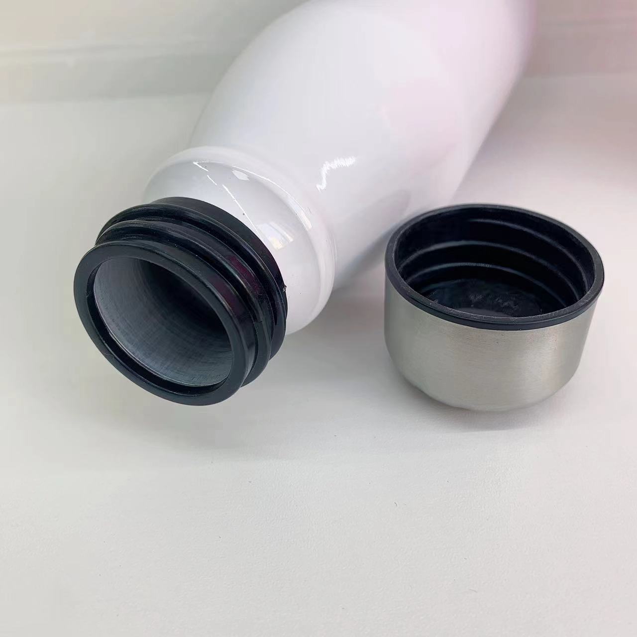 Isolierte Sport-Wasserflasche Brehn