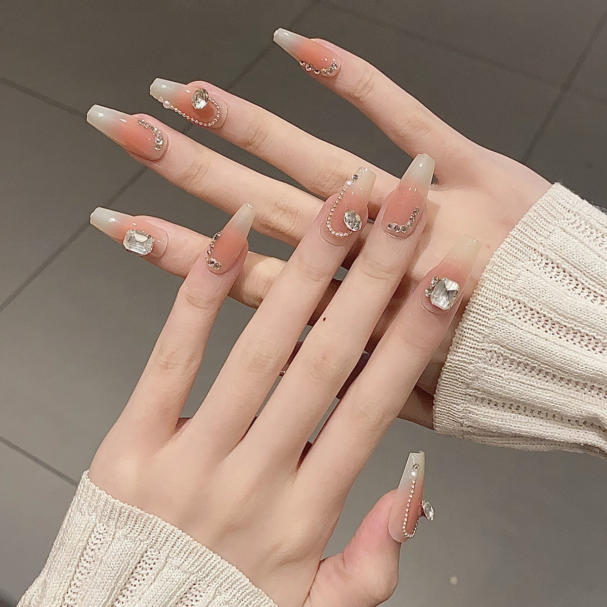 Glänzendes Nagelset Brehn