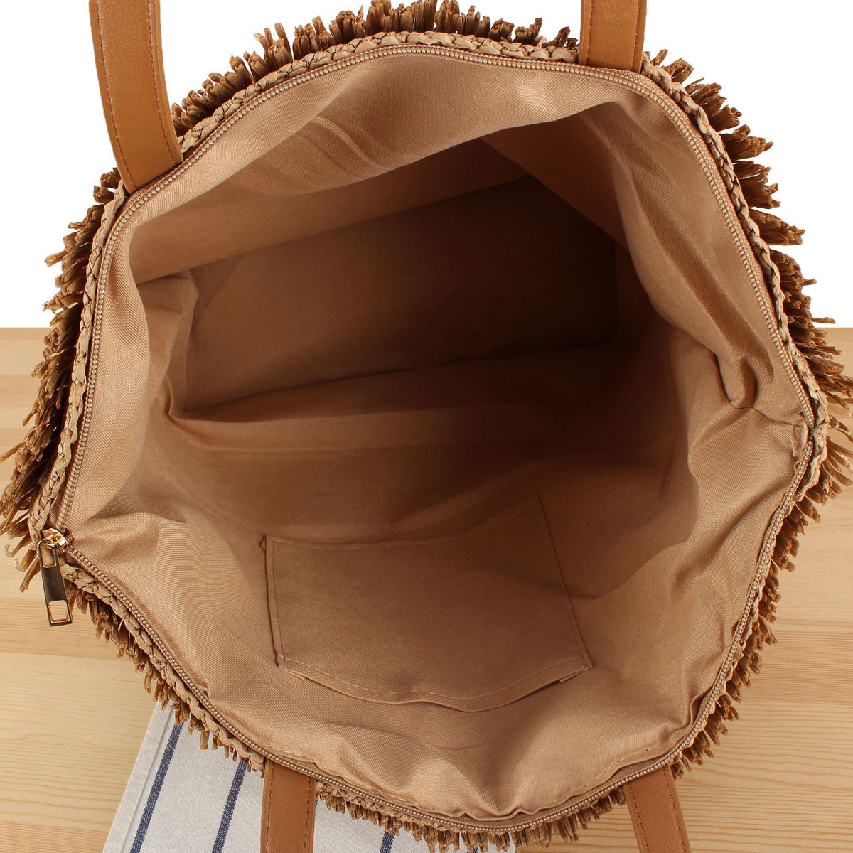 Strandtasche Aus Handgewebtem Naturmaterial mit Fransenverzierung Brehn