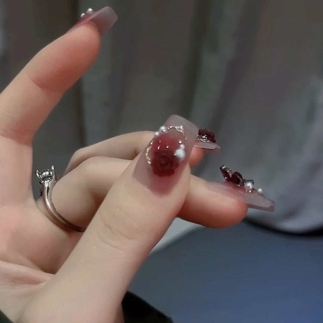 Glitzernde Kunstfingernägel mit Mond- und Sternmotiven Brehn