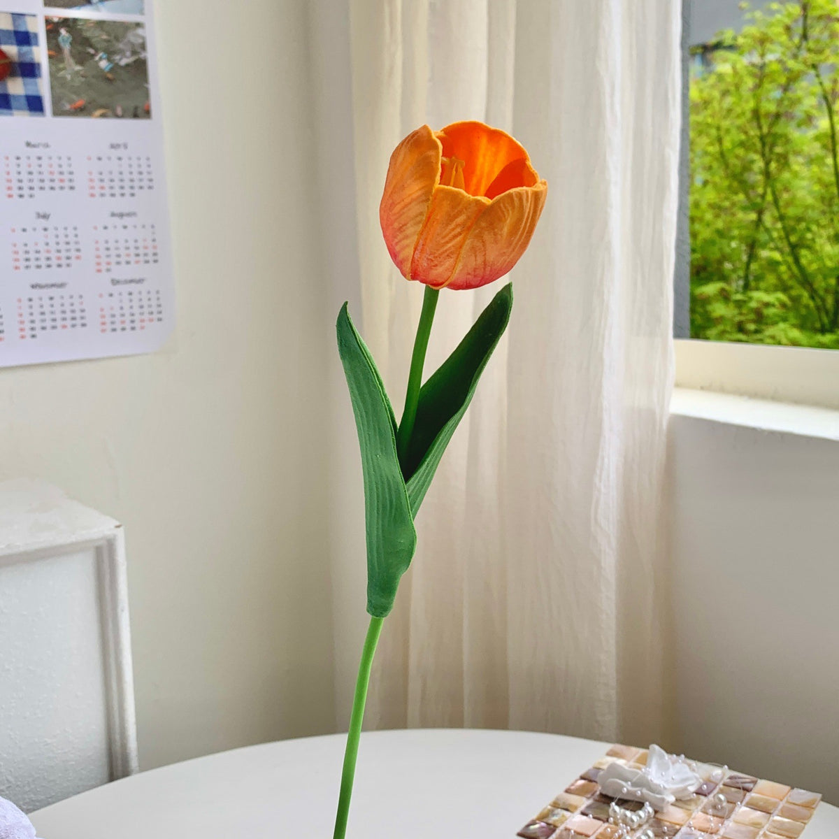 Realistische Tulpenblume