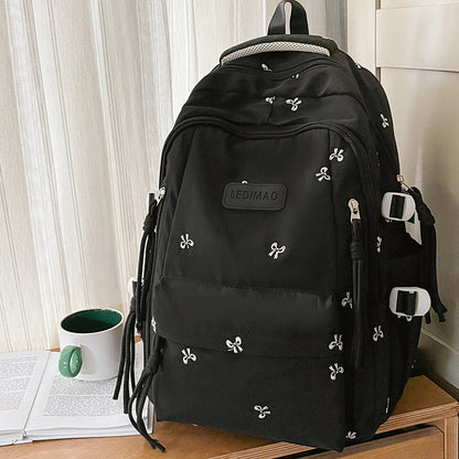 Stylischer Mehrfach-Taschen-Rucksack mit Anhänger Brehn