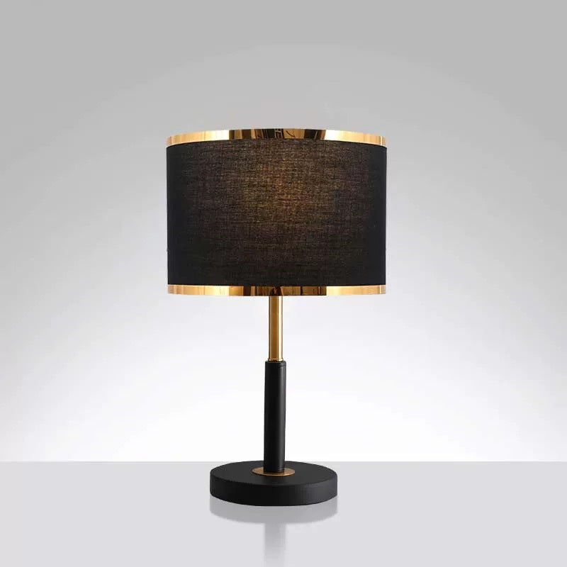 Elegante zeitgenössische Tischlampe