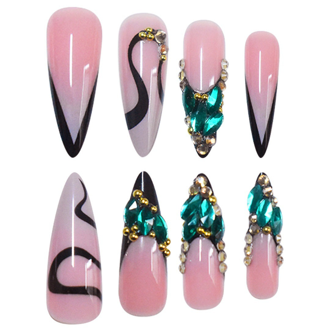 Glamouröse Stiletto-Nagelerweiterungen Brehn