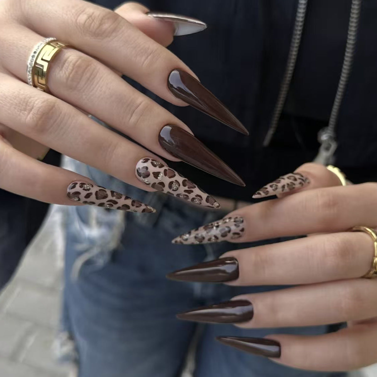 Stiletto Press-On Nail Set mit Leopardenakzentdesign Brehn