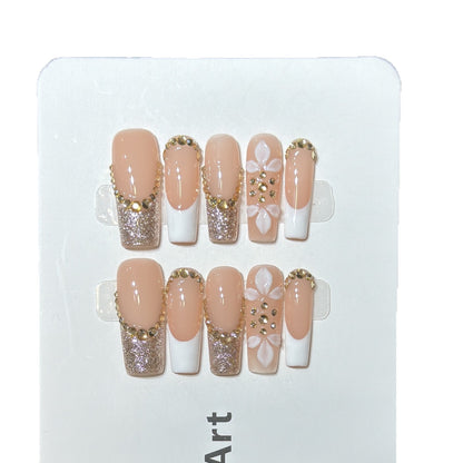 Luxuriöses Glänzendes Press-On Nagelkunstset mit Dekorativen Blumenelementen Brehn