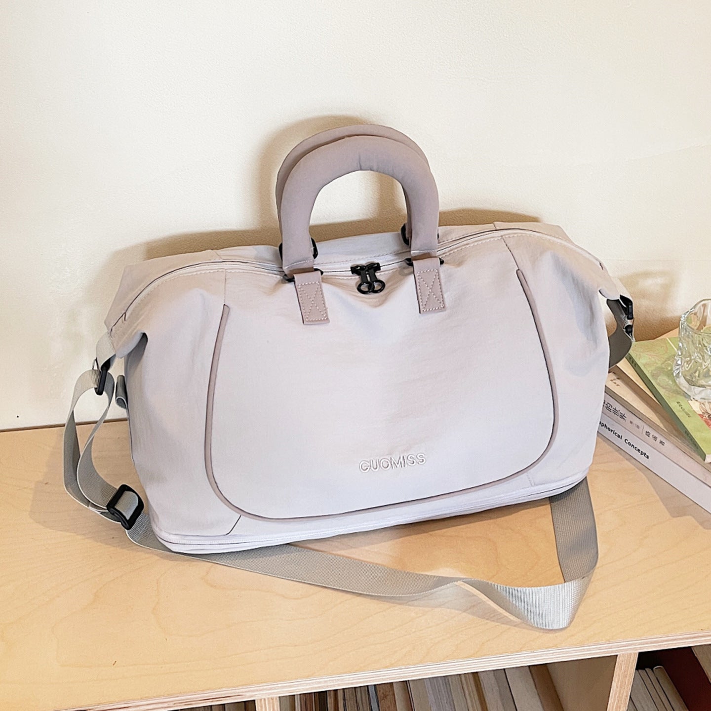 Vielseitige multifunktionale Fitness- und Reisetasche Brehn