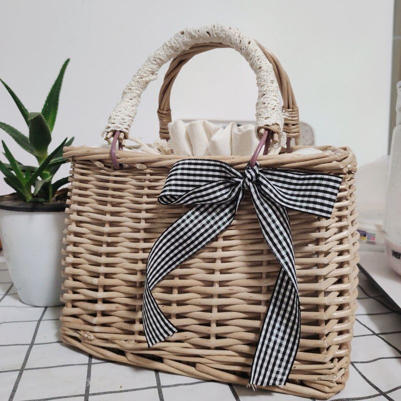 Damen Handtasche mit Perlenkette Brehn