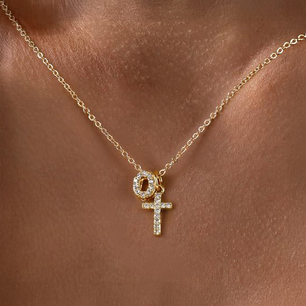 Brehn | Zarte Diamant Initial & Kreuz Halskette