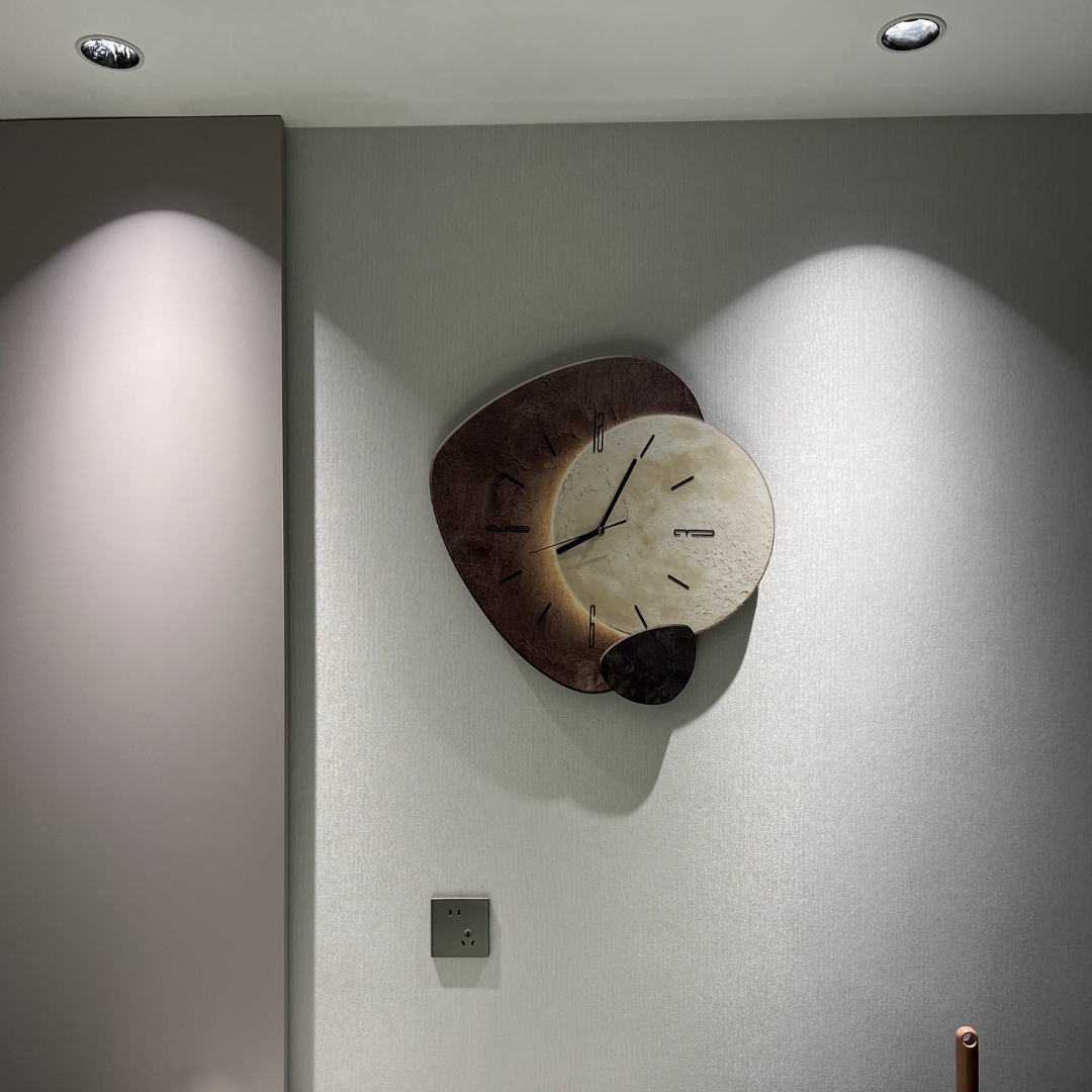 Brehn | Skandinavische Luxuriöse Wanduhr – Modernes Design mit Beleuchtung
