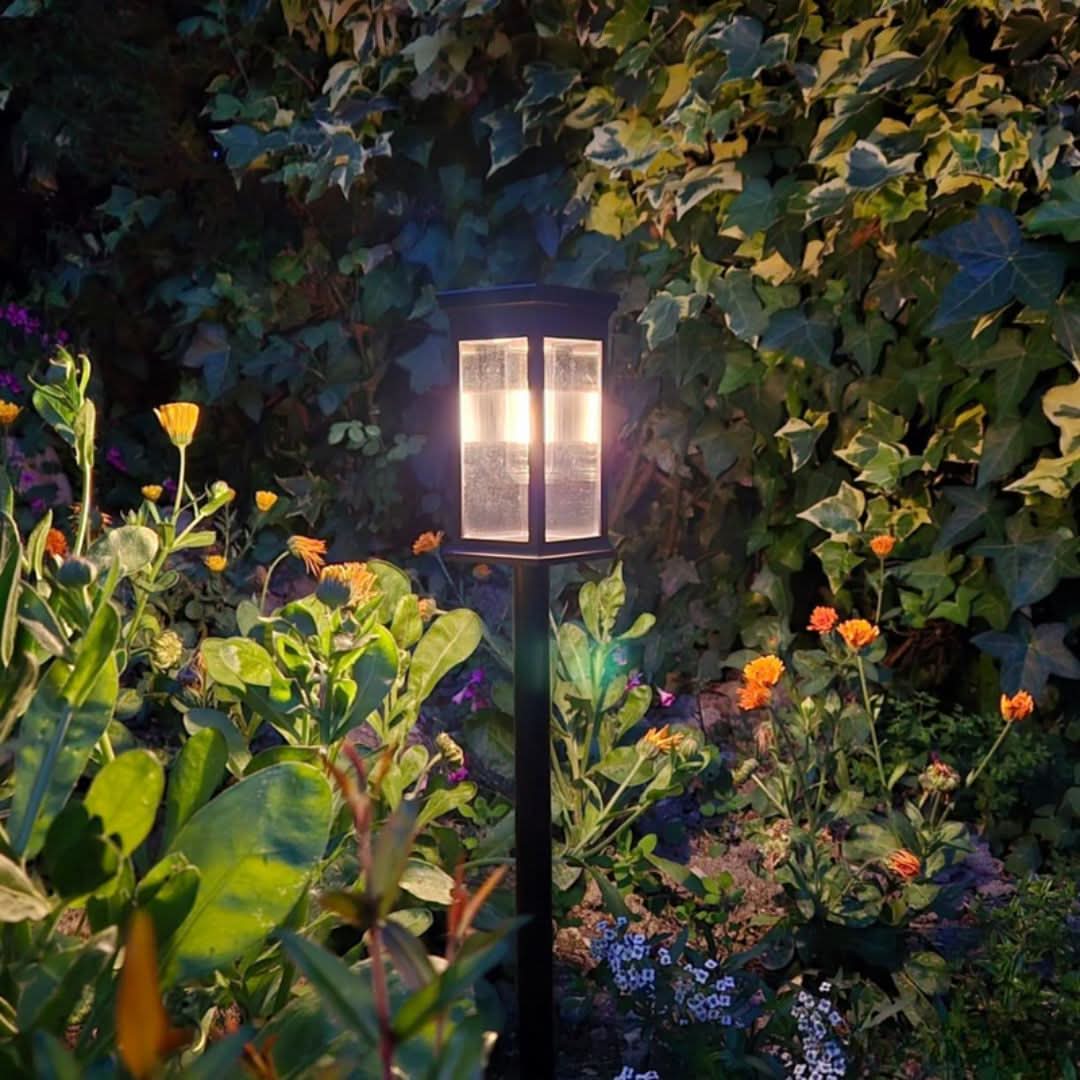 Kabellose Solar-Gartenlaterne – GlowPath