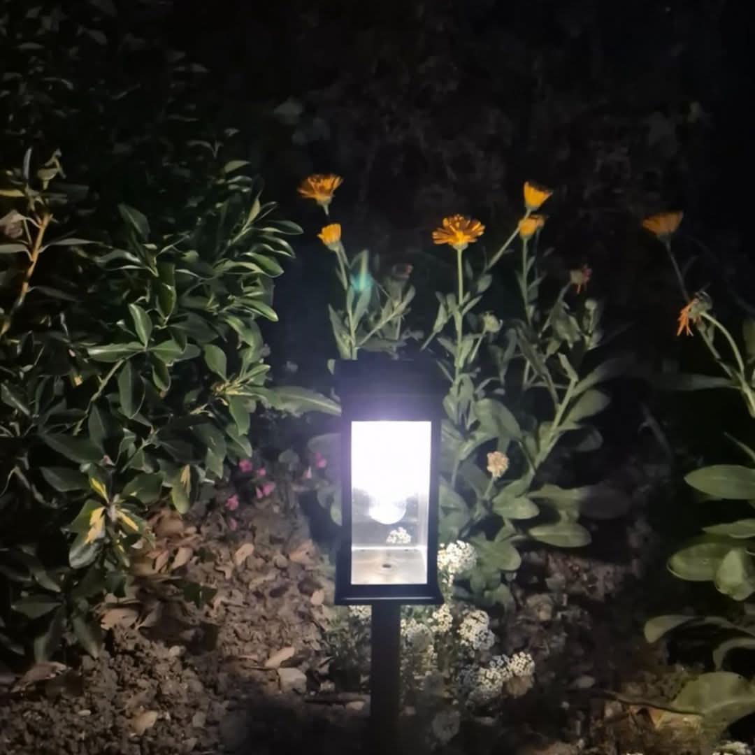 Kabellose Solar-Gartenlaterne – GlowPath