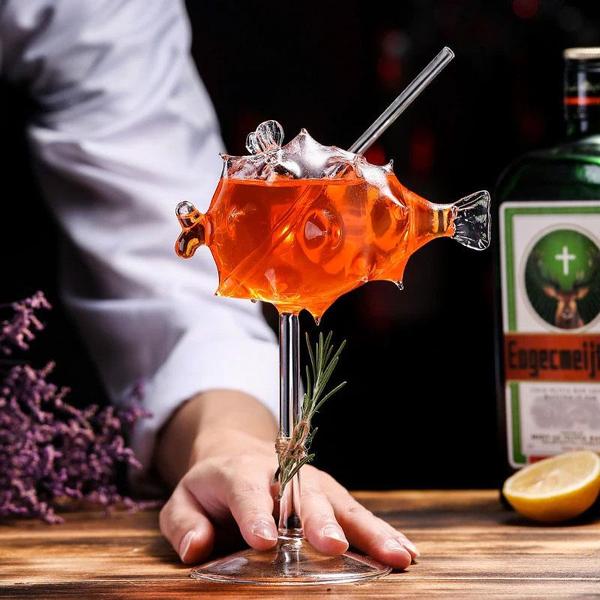 Puffersfish-förmiges Cocktailglas mit Glasstrohhalm | Brehn