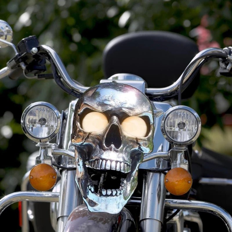 LED-Motorrad-Totenkopflampe mit einzigartigem Augenleuchten und Chrom-Finish