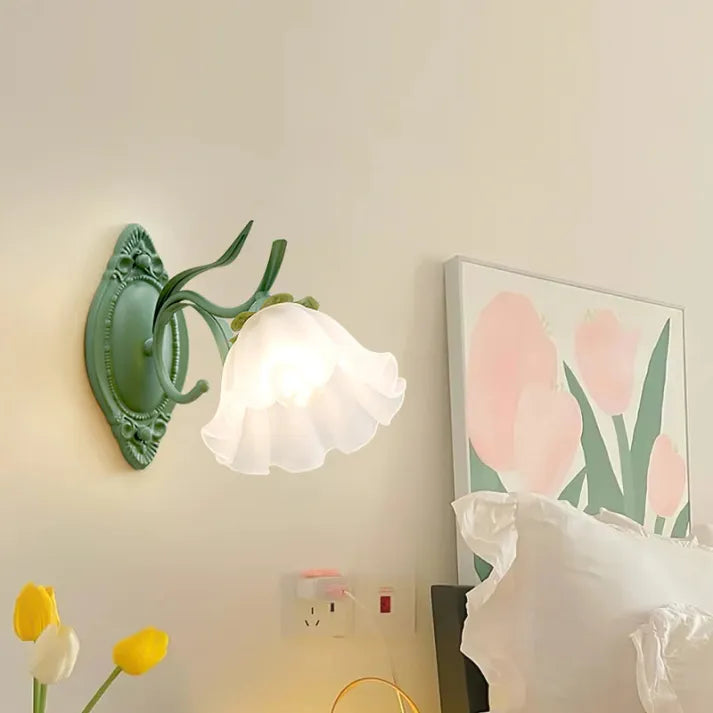 Brehn | LilyGlow Wandleuchte - Elegante von der Natur inspirierte Beleuchtung