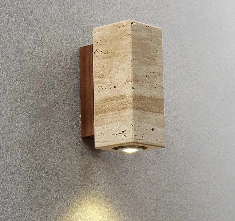 Brehn | Moderne natürliche LED-Wandlampe aus Travertin