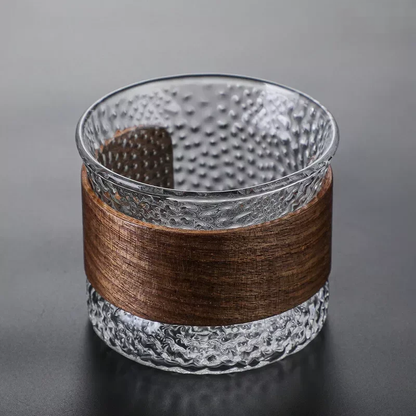 OakFlow Whisky Tumbler – Handgefertigtes Glas mit Holzakzent | Brehn