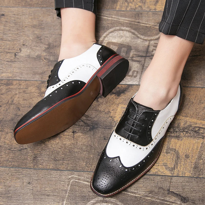 Luxuriöse Herrenschuhe Brogue Schnürschuhe, lässiger britischer Stil, Oxford-Stil mit Kontrastfarben fürs Büro