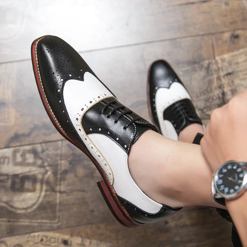 Luxuriöse Herrenschuhe Brogue Schnürschuhe, lässiger britischer Stil, Oxford-Stil mit Kontrastfarben fürs Büro