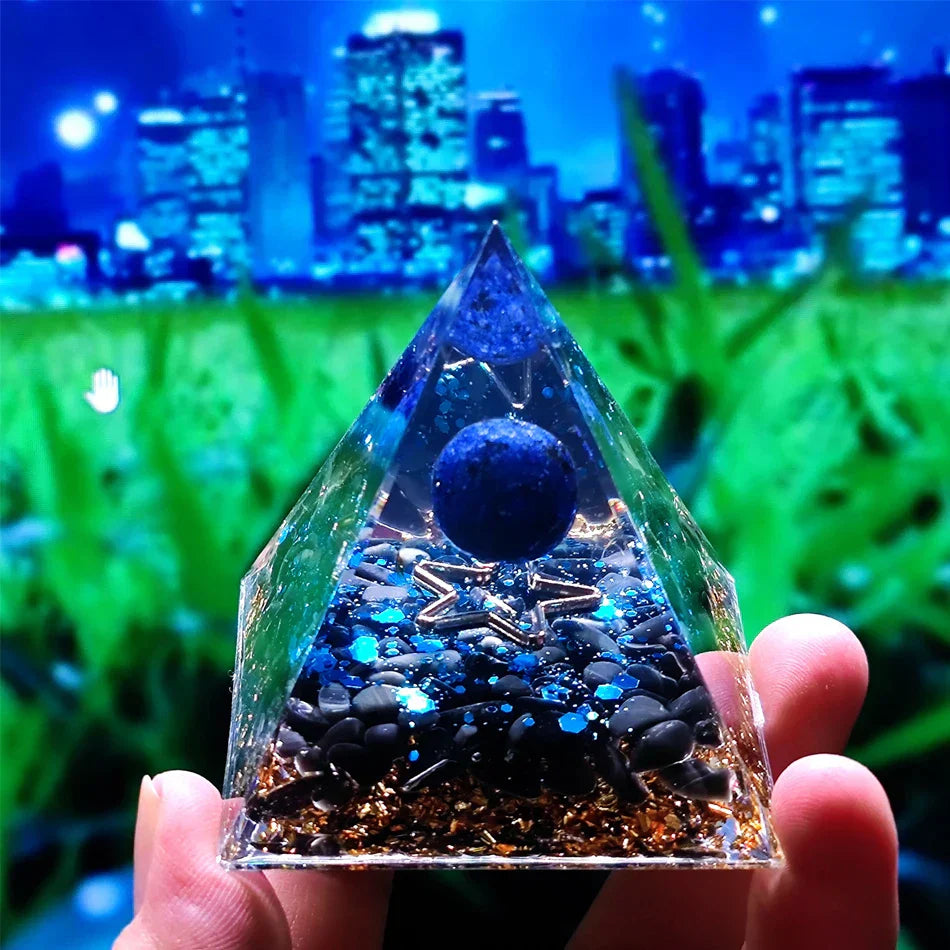 Orgonite-Pyramide mit Amethyst Pendel – Energie, Schutz und Dekoration | Brehn
