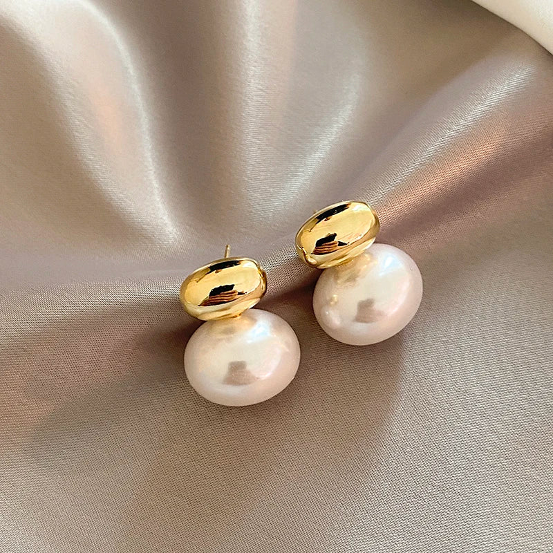 Brehn | Klassische mit Gold akzentuierte Perlen-Ohrstecker