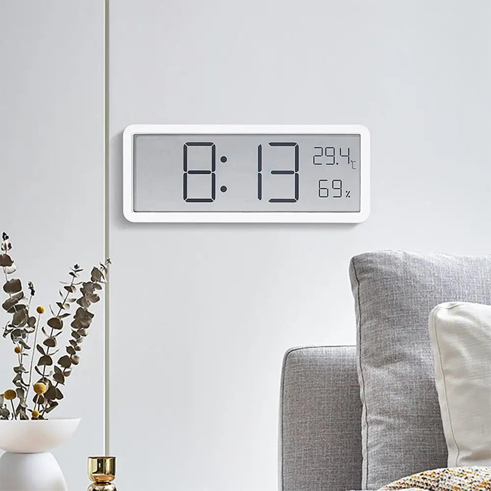 Brehn | Digitale Wanduhr für zeitgenössische Innenräume