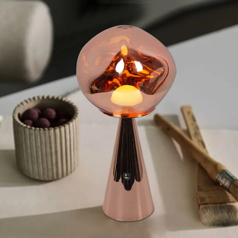 Moderne Mini-Tischlampe im Lava-Design mit LED-Licht - Dekorative Lampe für Wohnzimmer, Schlafzimmer & Büro | Brehn