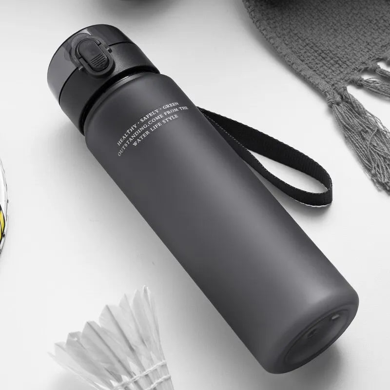 DraagDrink Wasserflasche – Auslaufsicher & BPA-frei für Sport, Arbeit & Reisen | Brehn