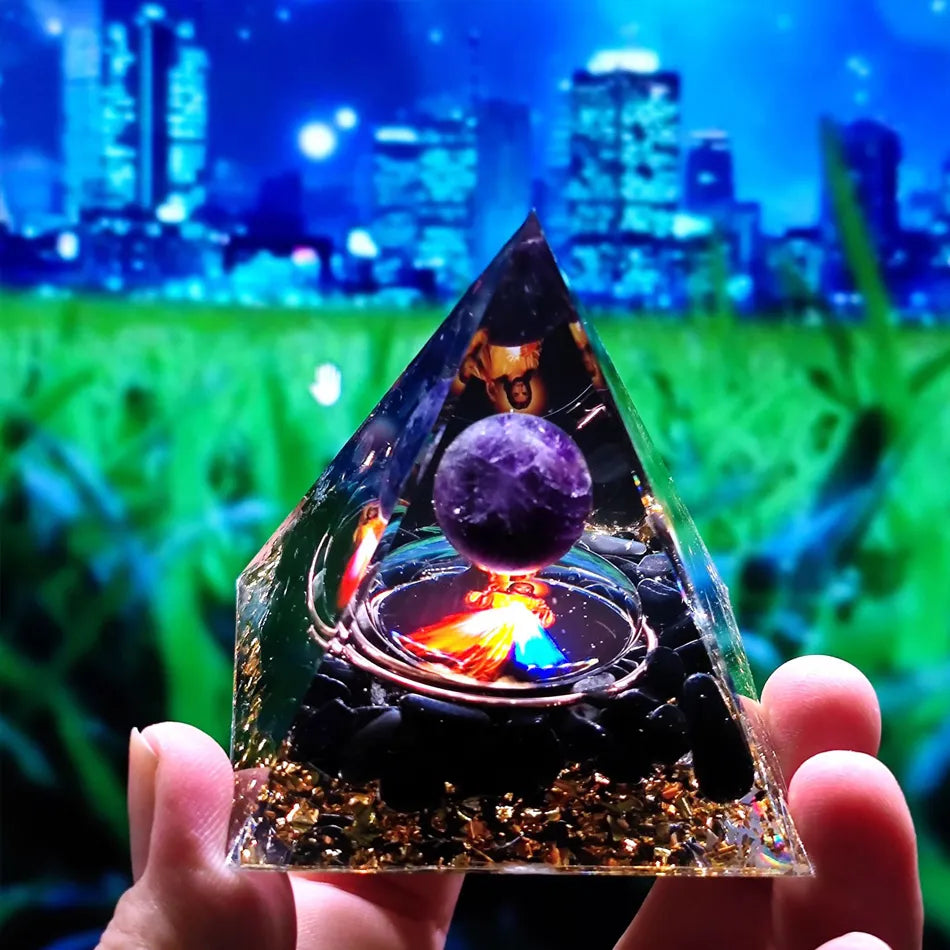 Orgonite-Pyramide mit Amethyst Pendel – Energie, Schutz und Dekoration | Brehn