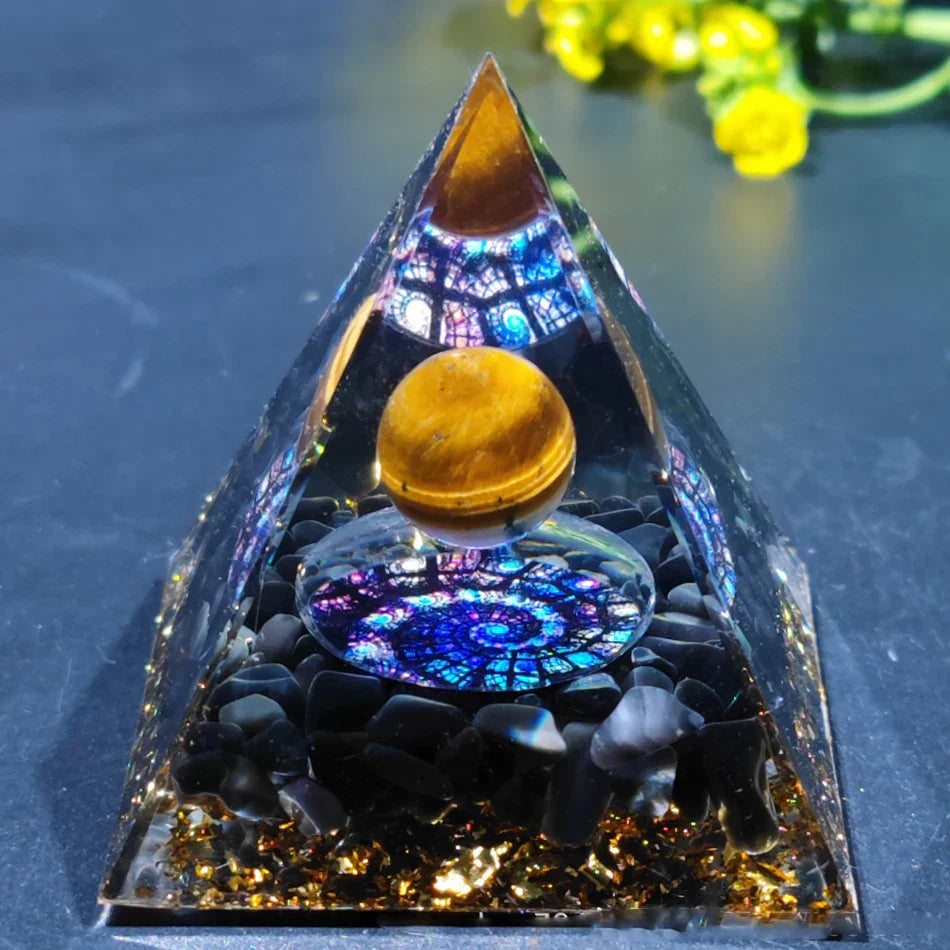 Orgonite-Pyramide mit Amethyst Pendel – Energie, Schutz und Dekoration | Brehn