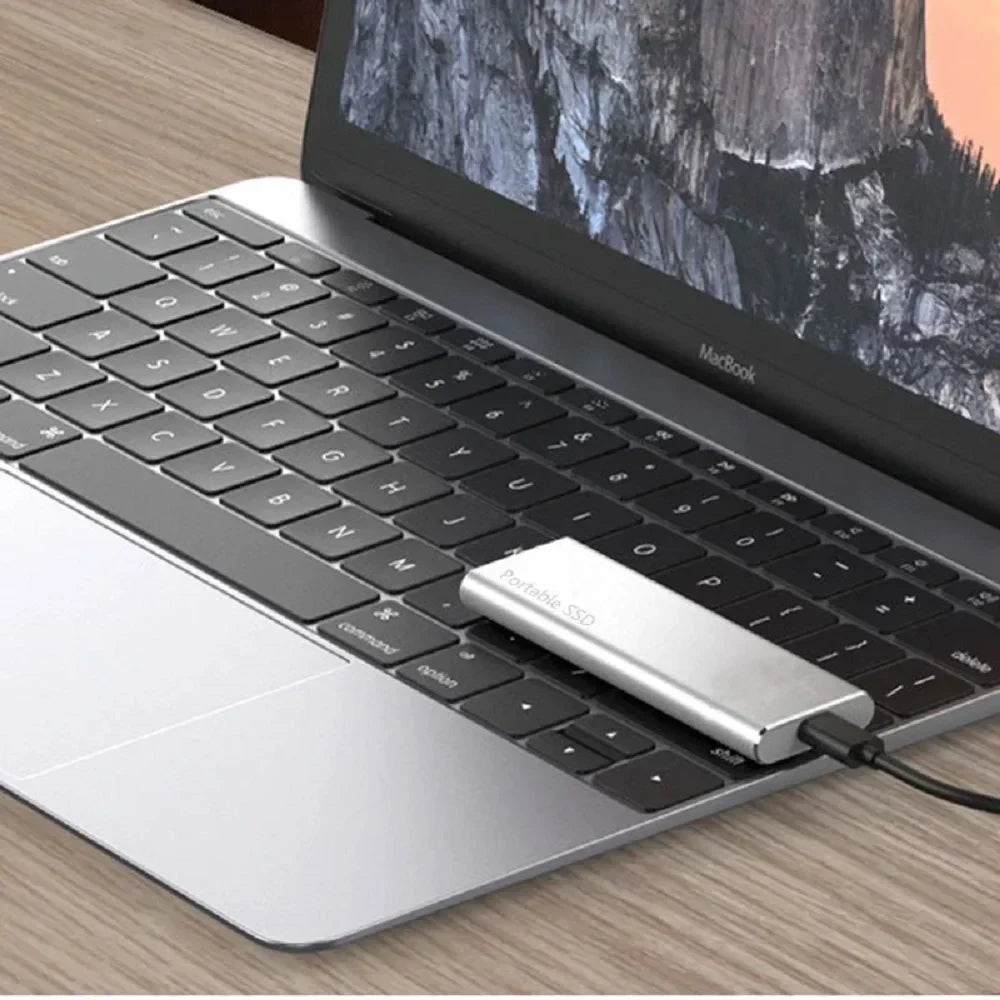 Brehn | DATAVAULT – Ultra dünne 4 TB externe Festplatte USB-C