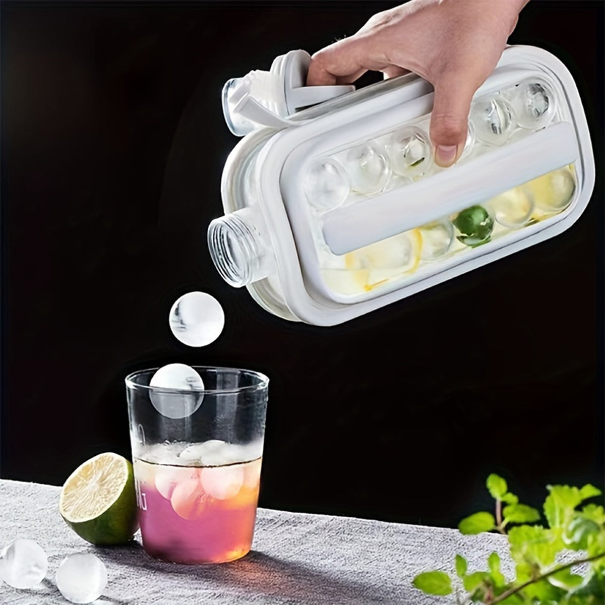 Platzsparender Eiswürfelbereiter für erfrischende Köstlichkeiten zu Hause