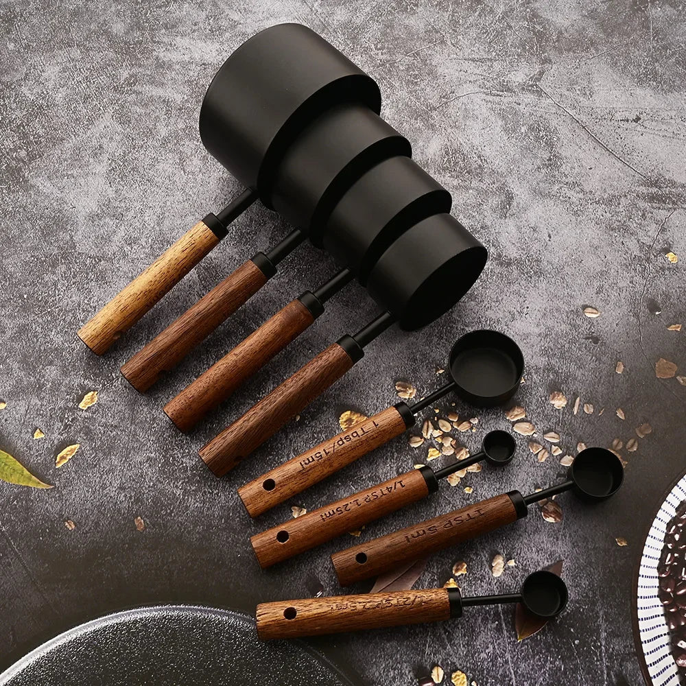 MeasureWood Messlöffel und Messbecher Set Edelstahl Eiche 8-teilig | Brehn