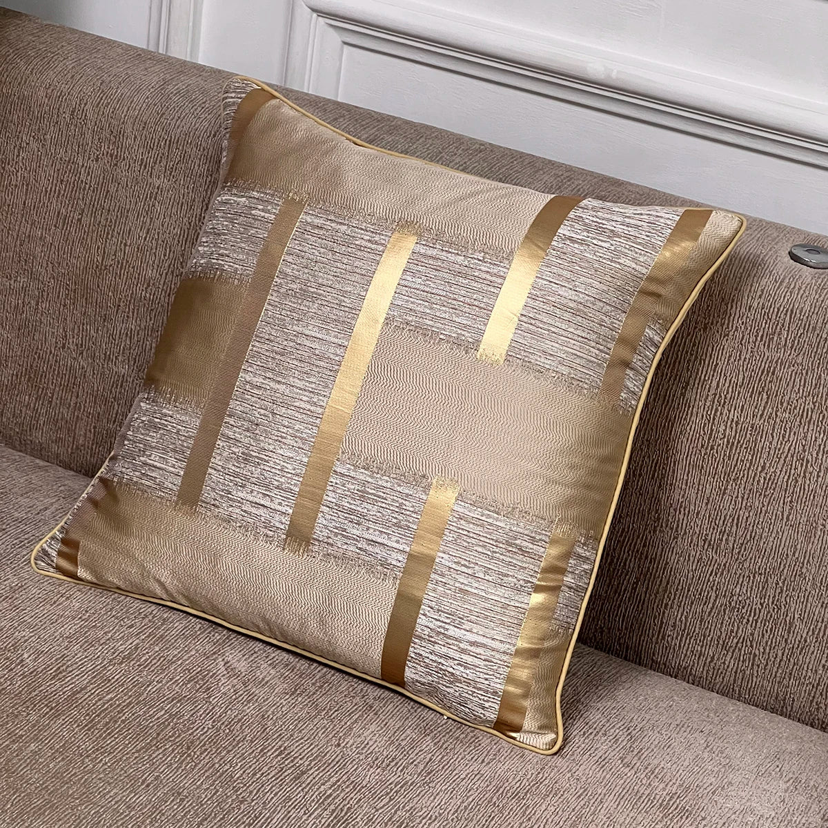 Glänzende Goldene Silber Streifen Jacquard Kissenbezüge 45x45cm Kissenbezüge Quadratischer Bezug Für Sofa Wurfkissen Licht Luxus Nordic Wohnkultur | Brehn