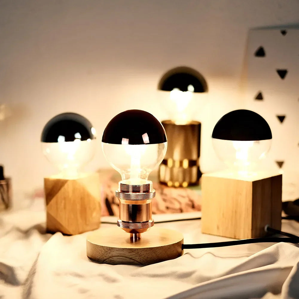 Vintage LED Glühbirne – Retro Tischleuchte mit Holzsockel | Brehn