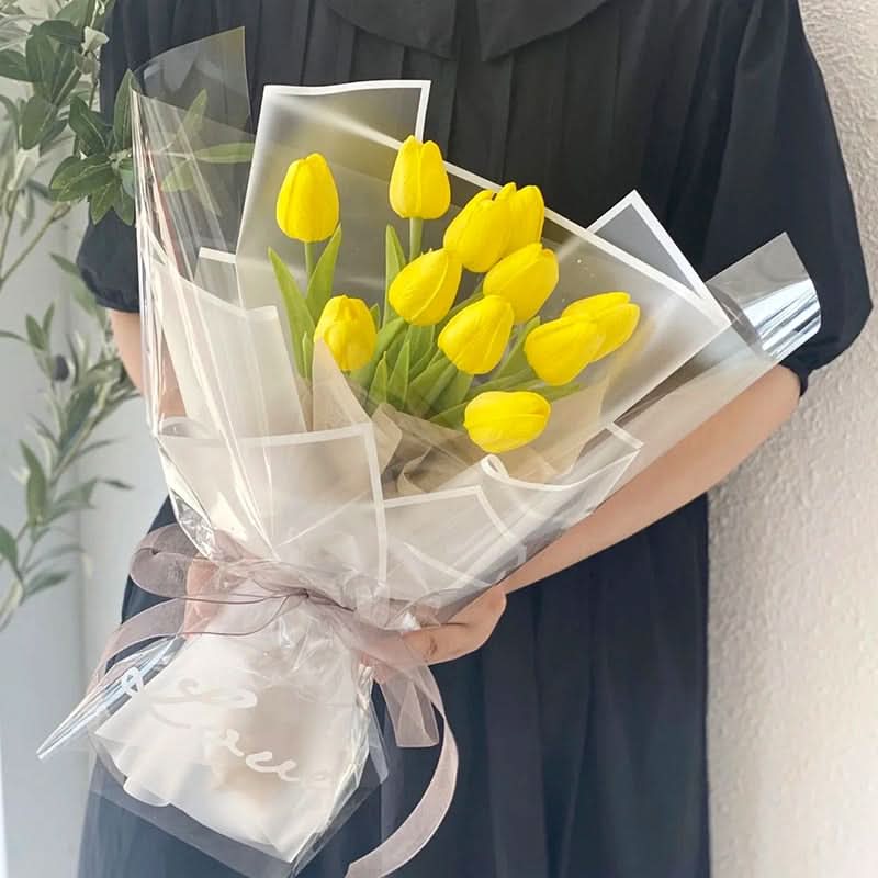 Künstlicher Tulpenstrauß mit realistisch wirkenden Blüten