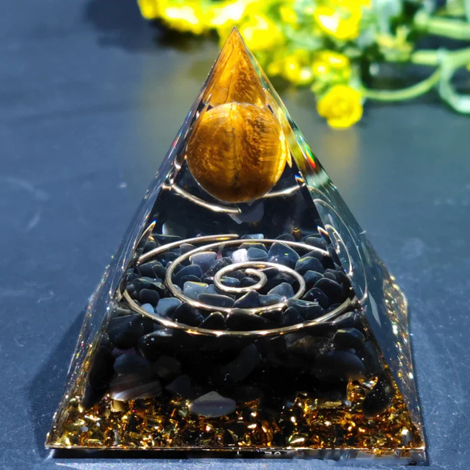 Orgonite-Pyramide mit Amethyst Pendel – Energie, Schutz und Dekoration | Brehn