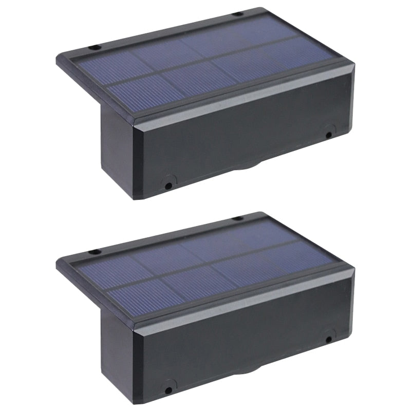 Solar-Gartenbeleuchtung mit Regen- und Windschutz