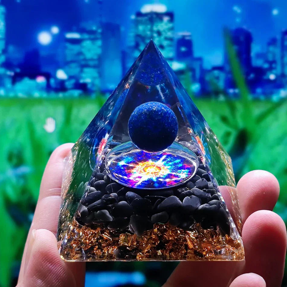 Orgonite-Pyramide mit Amethyst Pendel – Energie, Schutz und Dekoration | Brehn