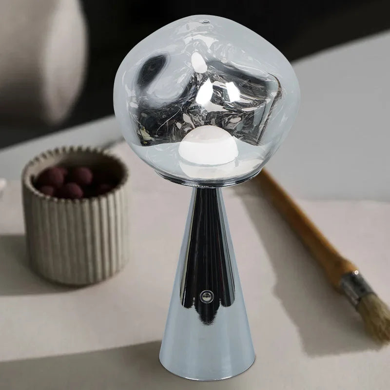 Moderne Mini-Tischlampe im Lava-Design mit LED-Licht - Dekorative Lampe für Wohnzimmer, Schlafzimmer & Büro | Brehn