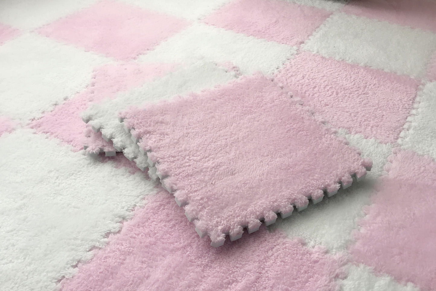 DIY Winter Plush Puzzle Mat | Brehn