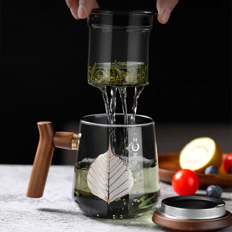 Premium Glas Teetasse mit Filter und Holzgriff, 470ml
