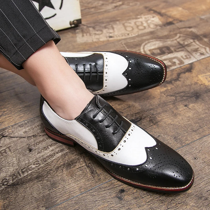 Luxuriöse Herrenschuhe Brogue Schnürschuhe, lässiger britischer Stil, Oxford-Stil mit Kontrastfarben fürs Büro