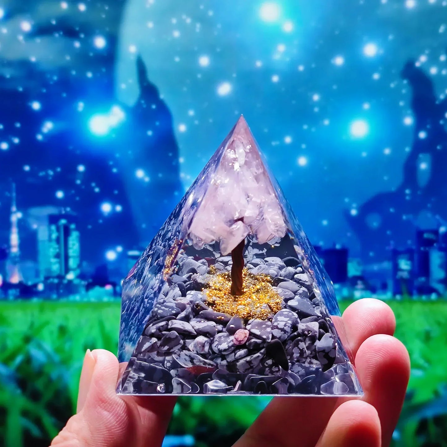 Orgonite-Pyramide mit Amethyst Pendel – Energie, Schutz und Dekoration | Brehn