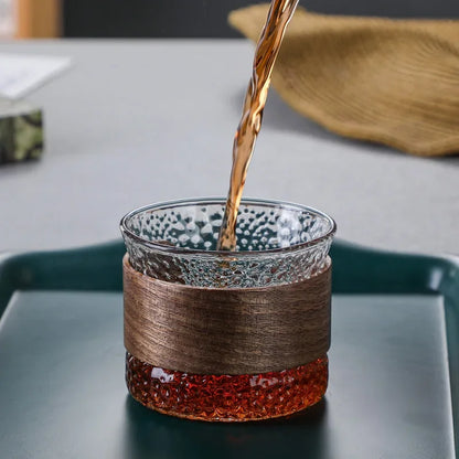 OakFlow Whisky Tumbler – Handgefertigtes Glas mit Holzakzent | Brehn