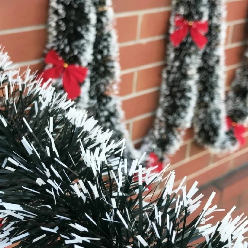 Weihnachtliche Girlande – Schnee-Beflockte Deko für Innen- und Außendekoration | Brehn