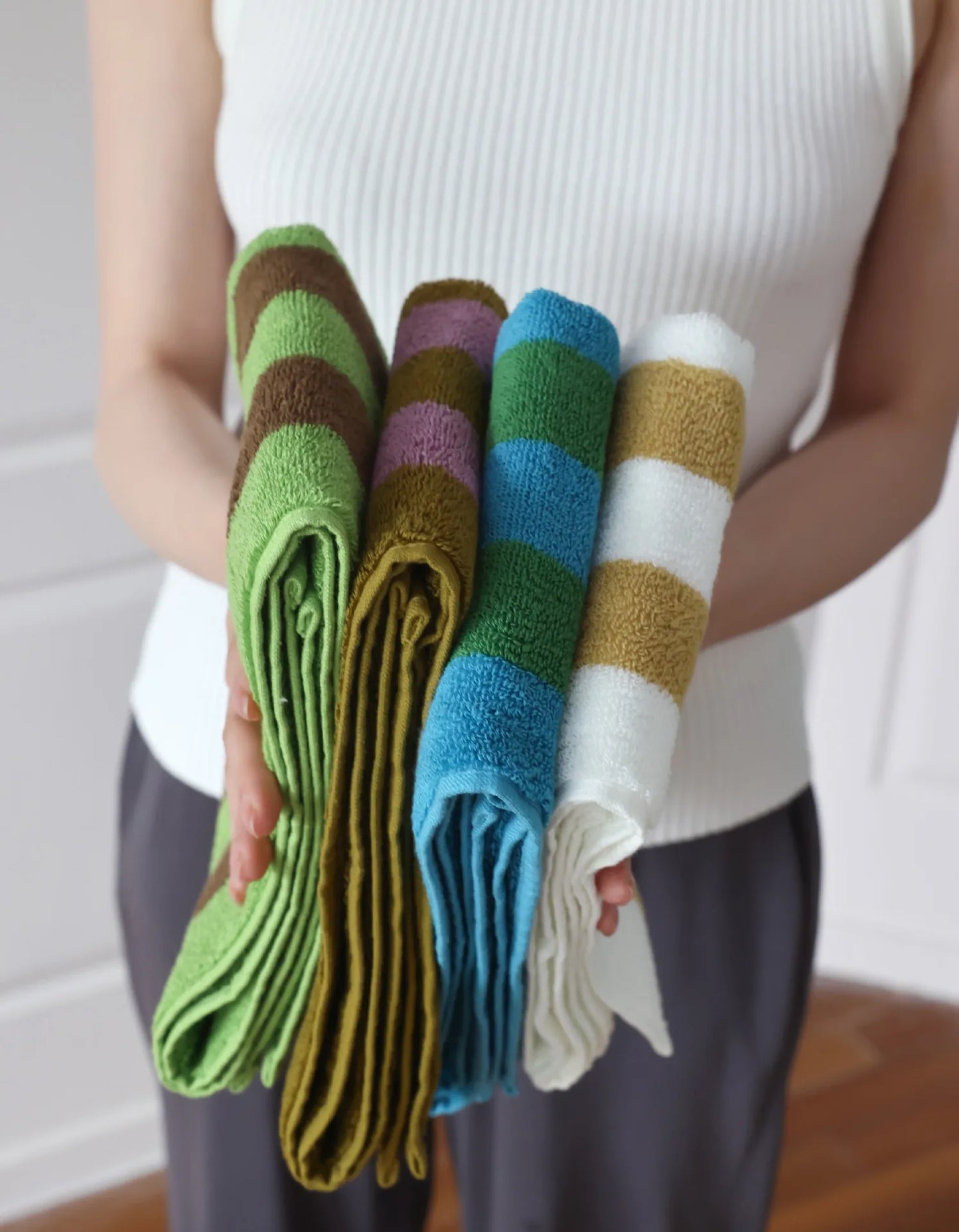 RetroStripe Luxe Baumwollhandtuch – Gestreiftes Baumwoll-Handtuch in Hotelqualität | Brehn