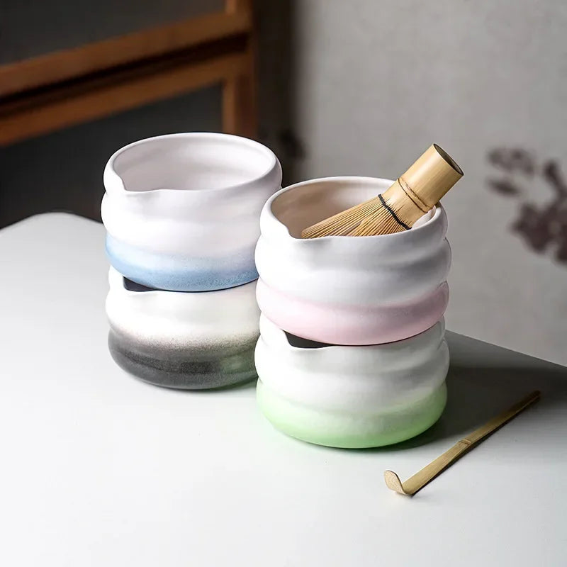 Traditionelle Japanische Matcha-Schüssel mit Ausguss und Whiskhalter – Keramik Teezeremonie Set in Elegantem Farbverlauf-2