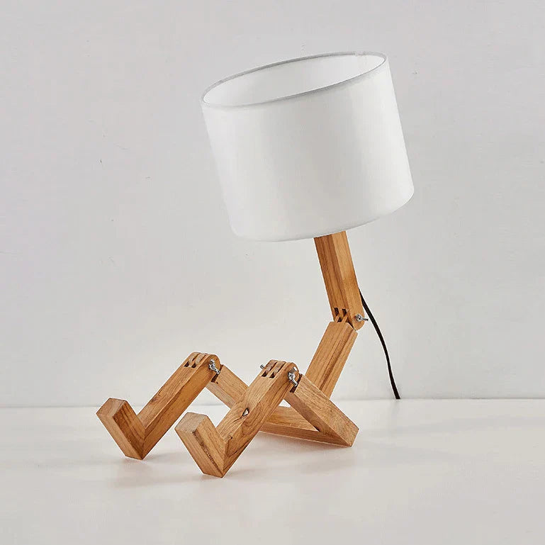 Brehn | Verspielte Roboter Tischlampe - hergestellt aus nachhaltigem Holz für kreative Räume