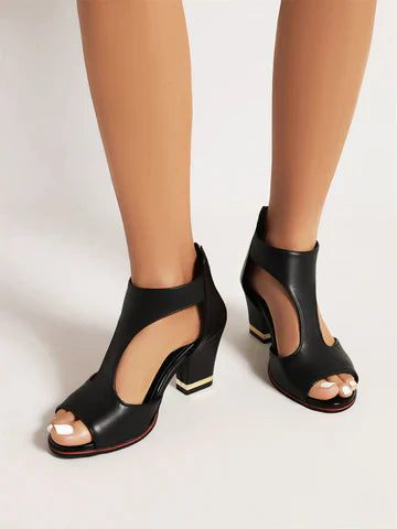 Orthopädische Ledersandalen mit Absatz
